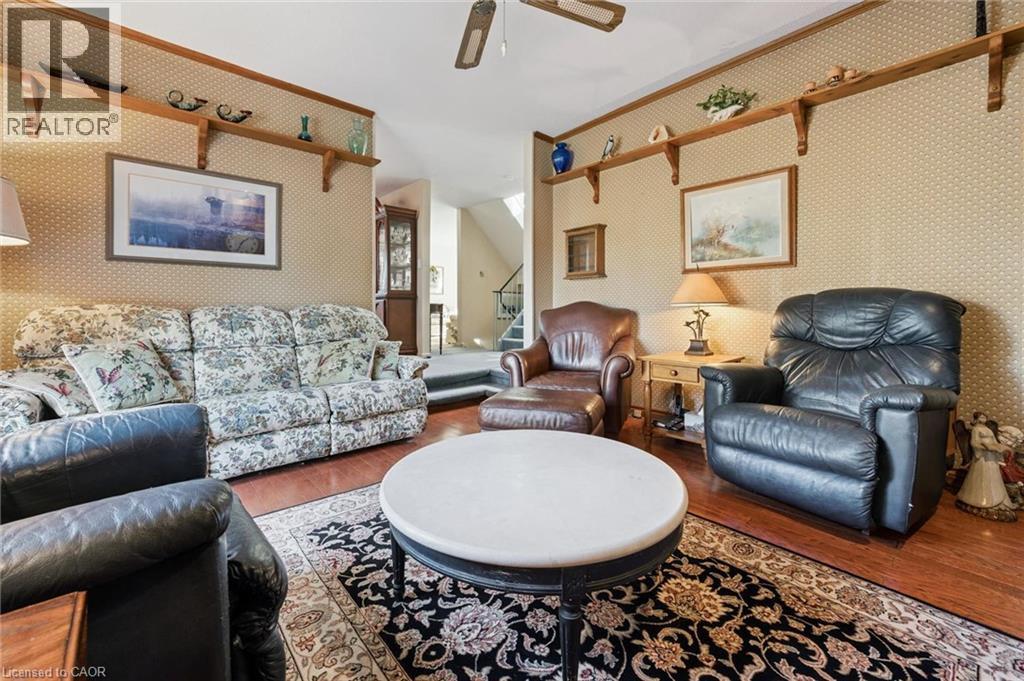 2486 OAK ROW Crescent