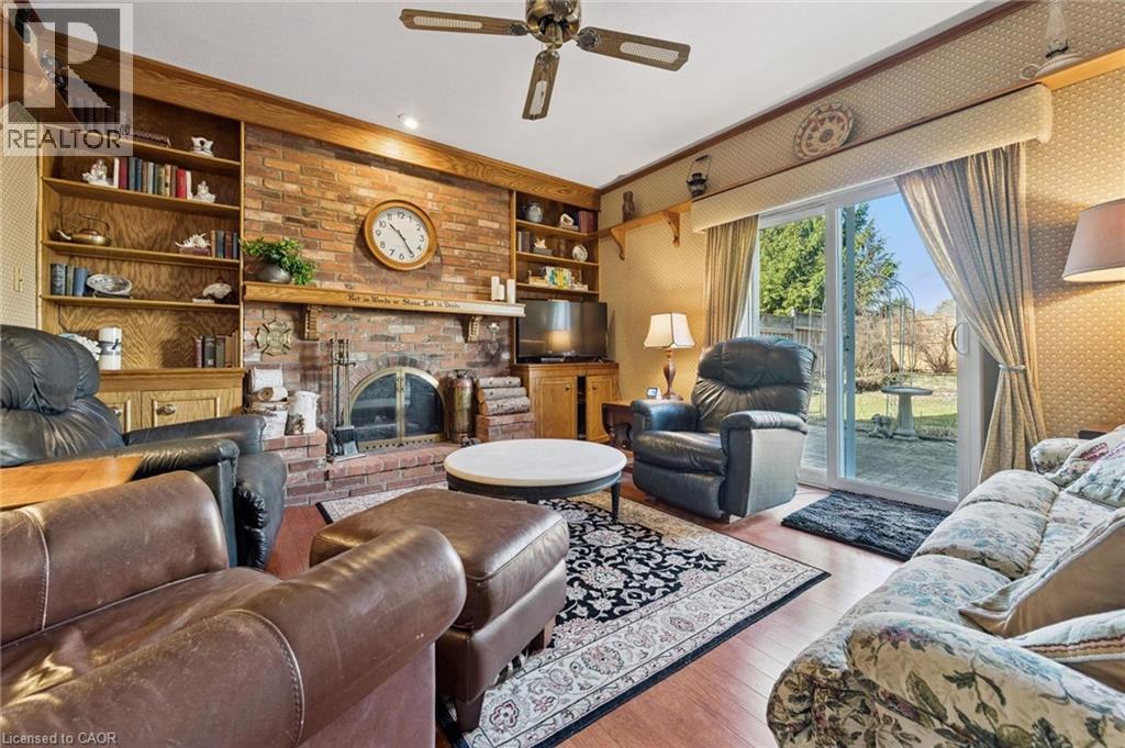 2486 OAK ROW Crescent