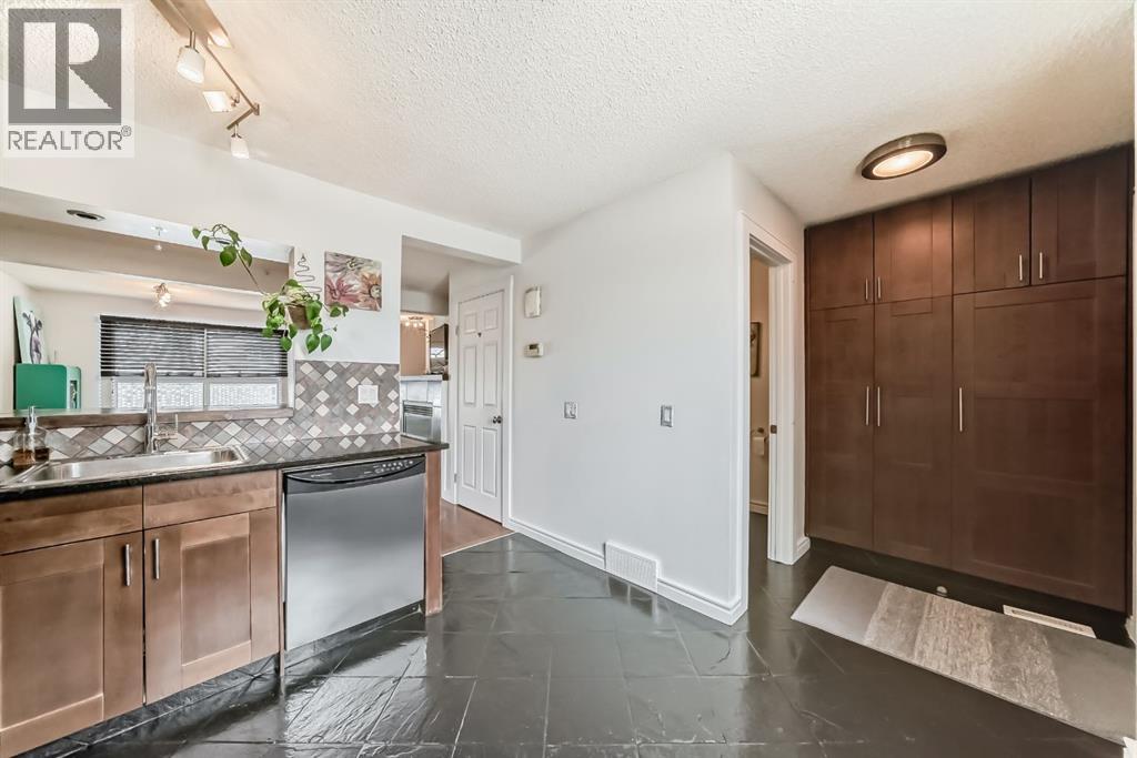 534 Woodbine Boulevard SW