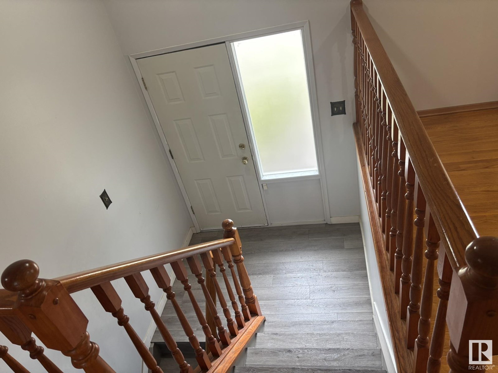 16603 95 AV NW