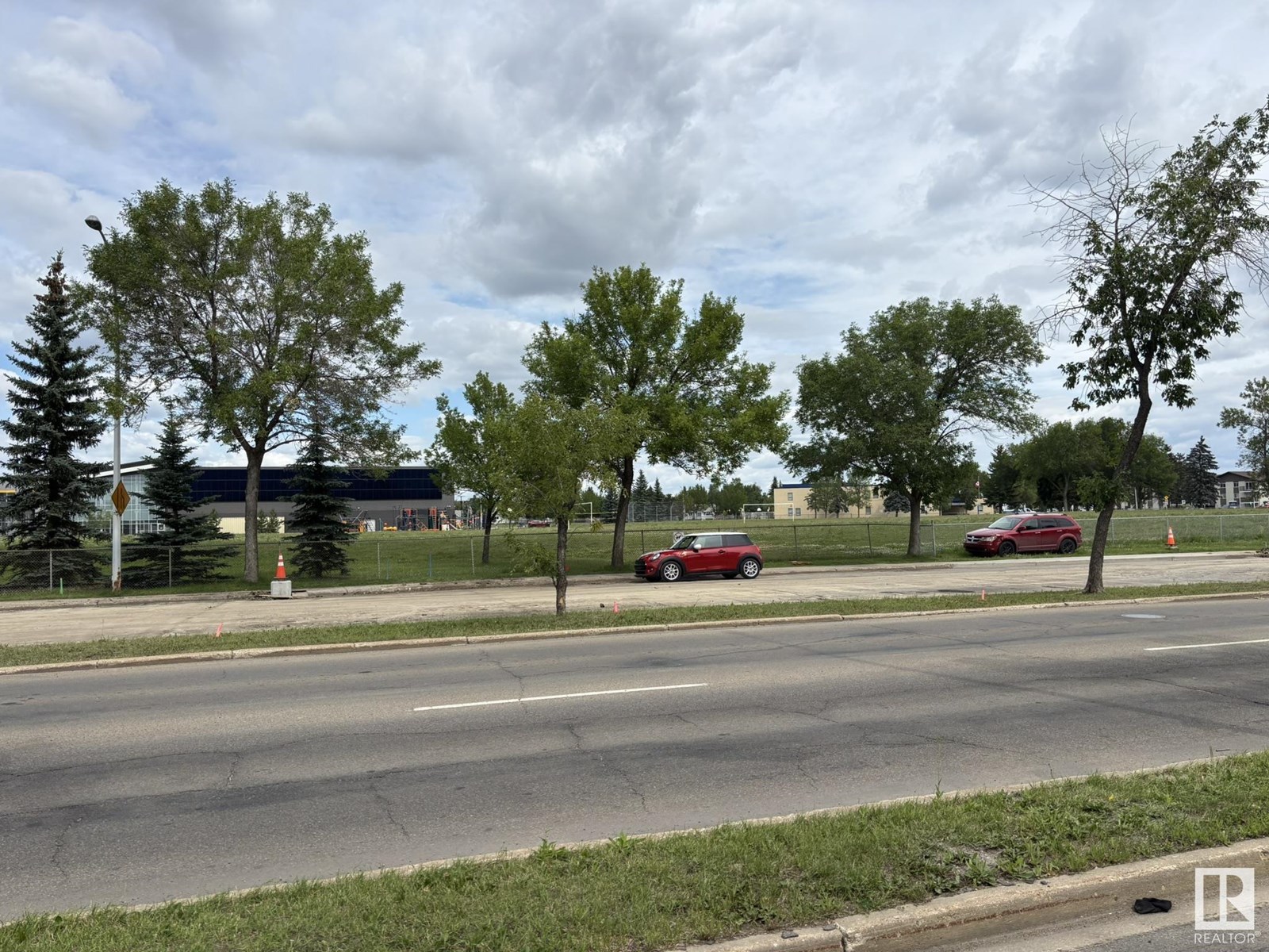 16603 95 AV NW
