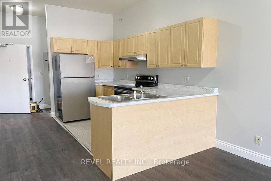 403 - 150 COLBORNE STREET