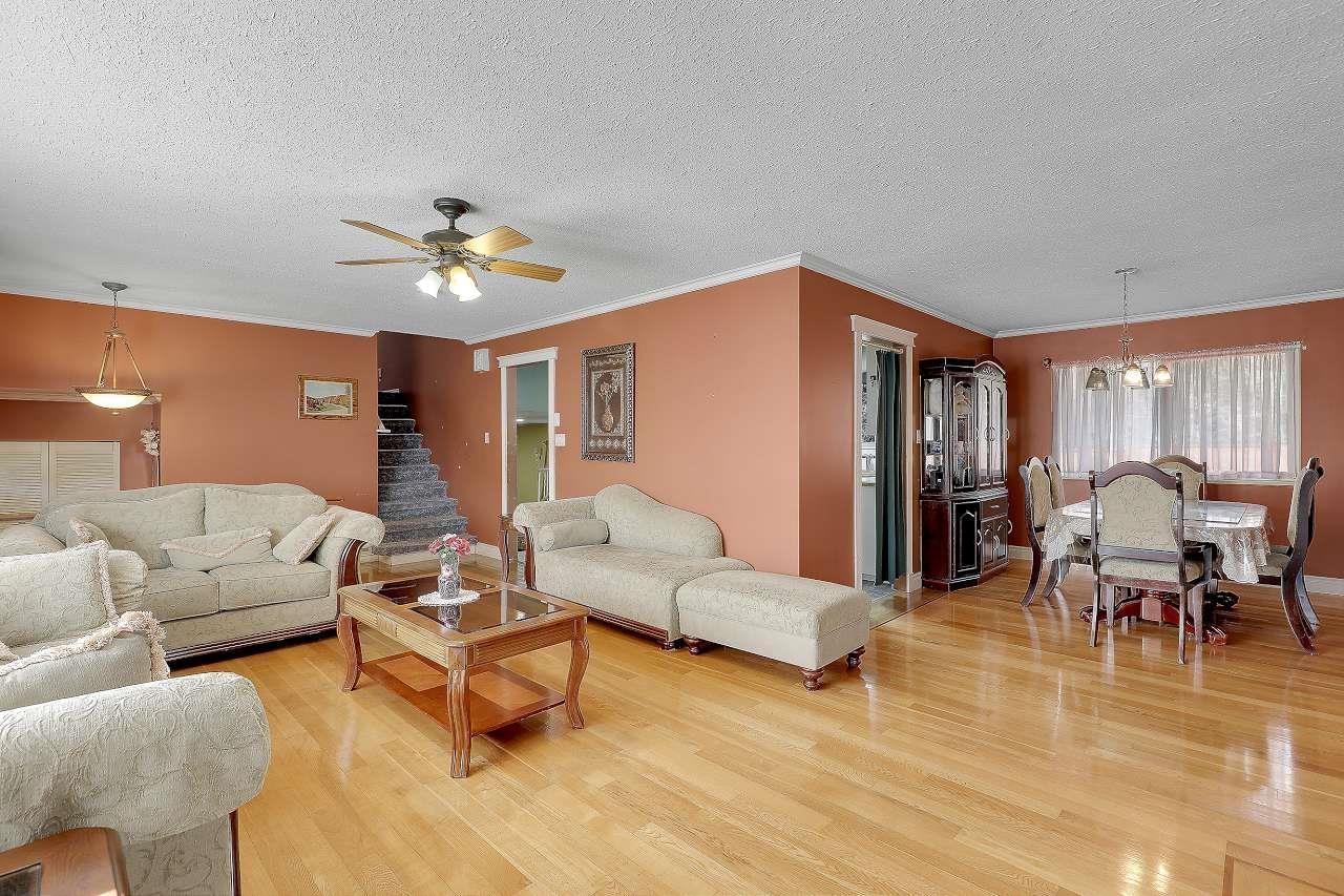 8947 URSUS CRESCENT