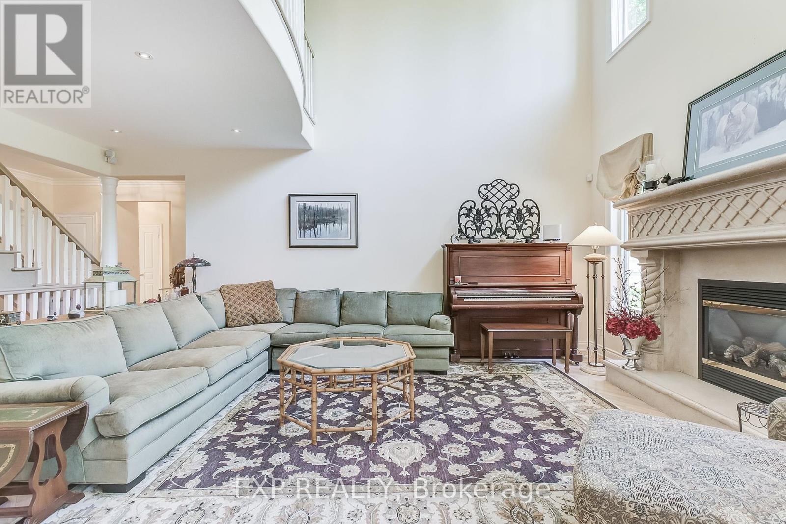 806 HIDDEN GROVE LANE