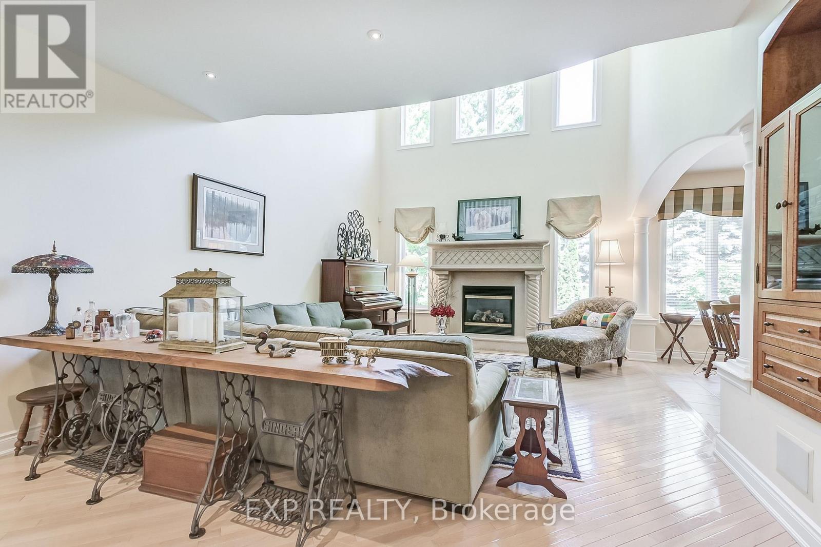806 HIDDEN GROVE LANE