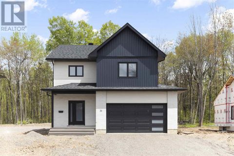 36 Sherwood PKWY Sault Ste. Marie ON P6C3A8