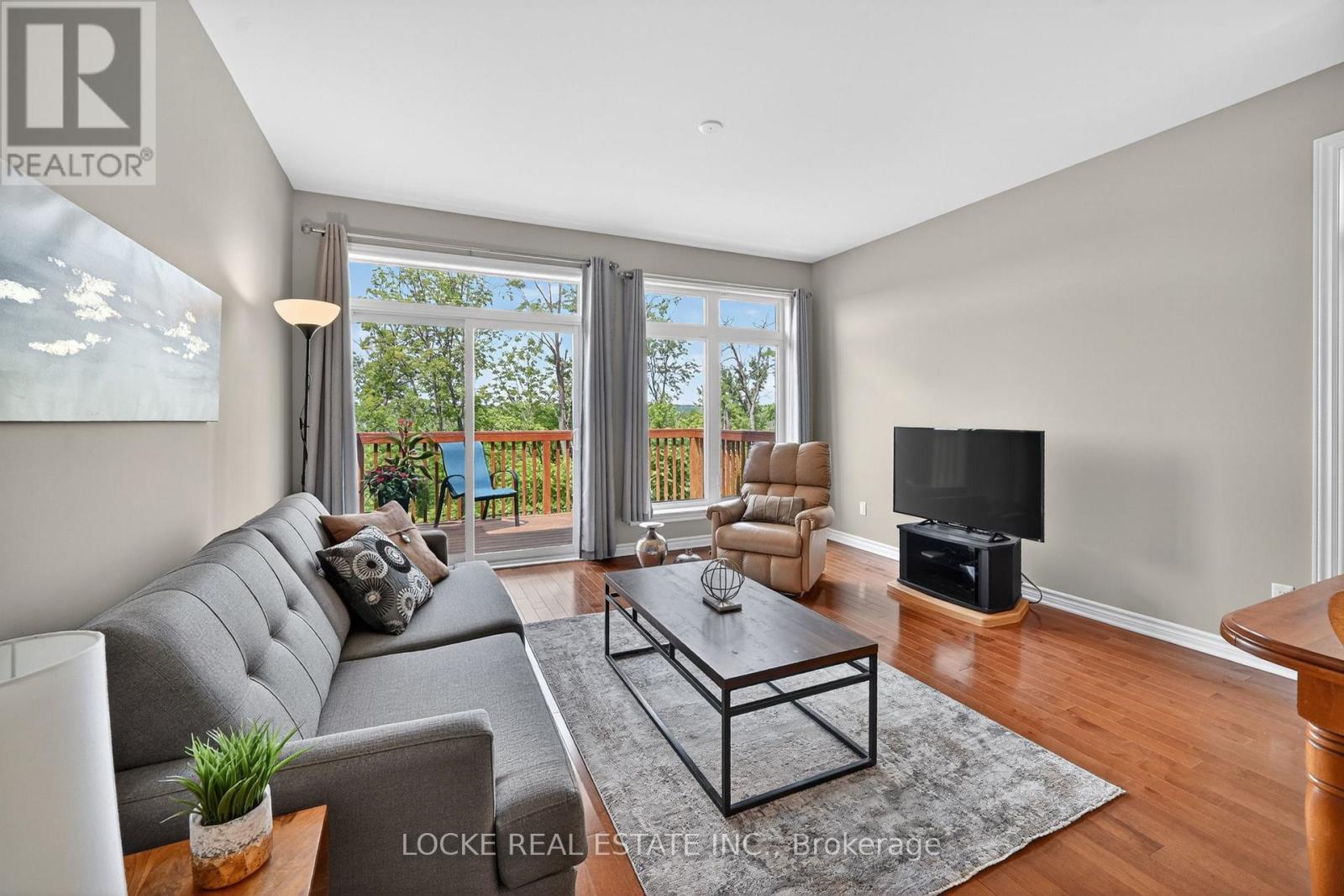 639 BAIE-DES-CASTORS STREET