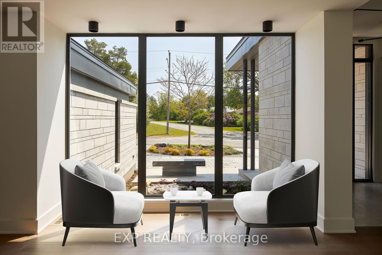 32 CLOVELLY ROAD