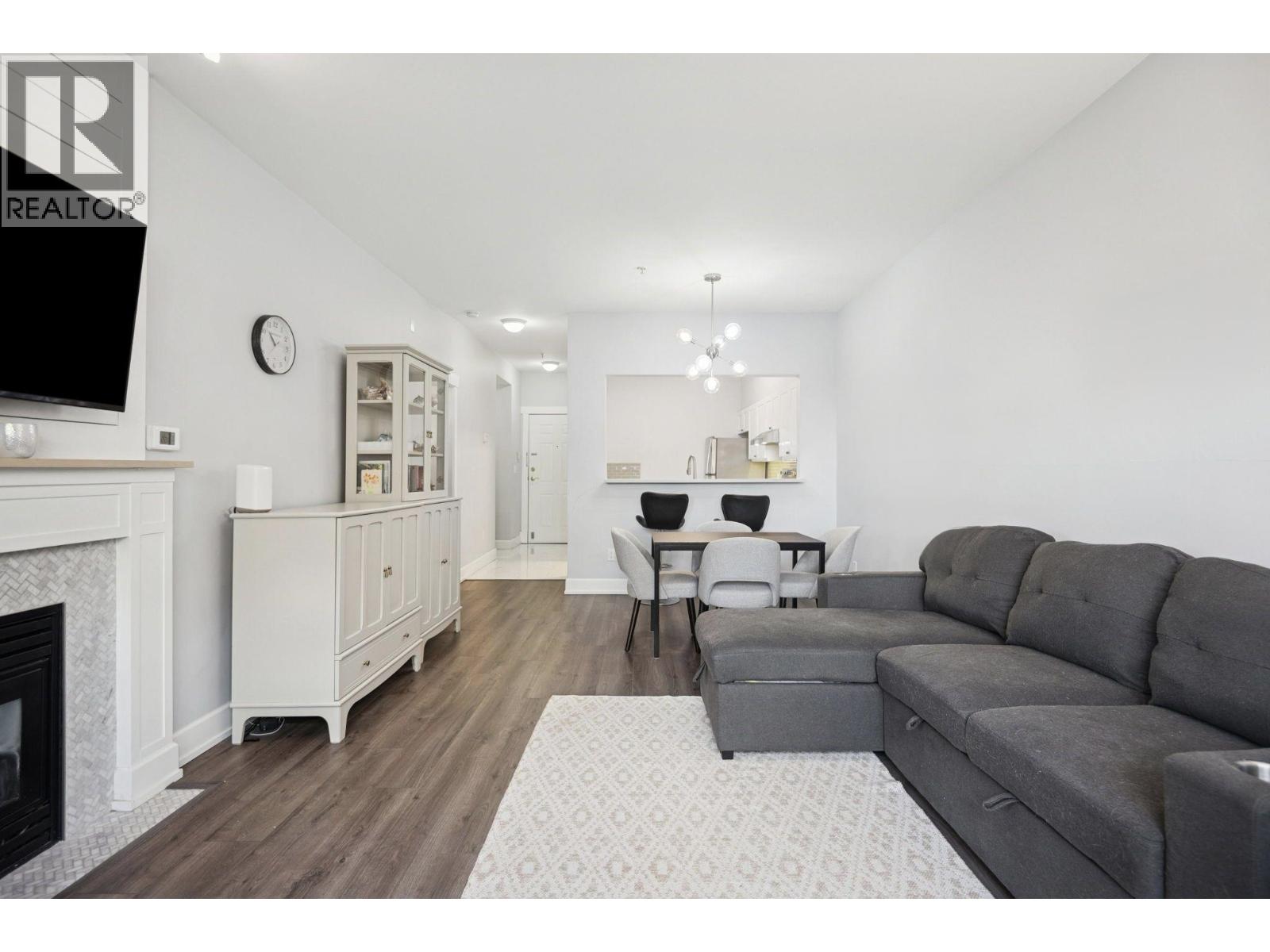 134 5888 DOVER CRESCENT