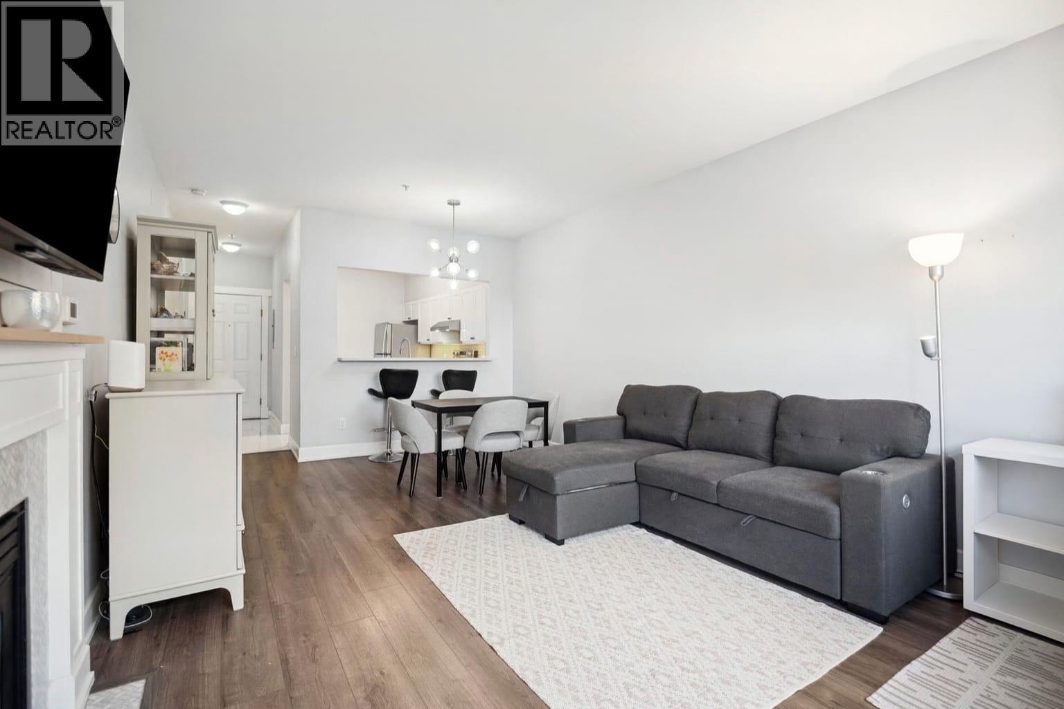 134 5888 DOVER CRESCENT