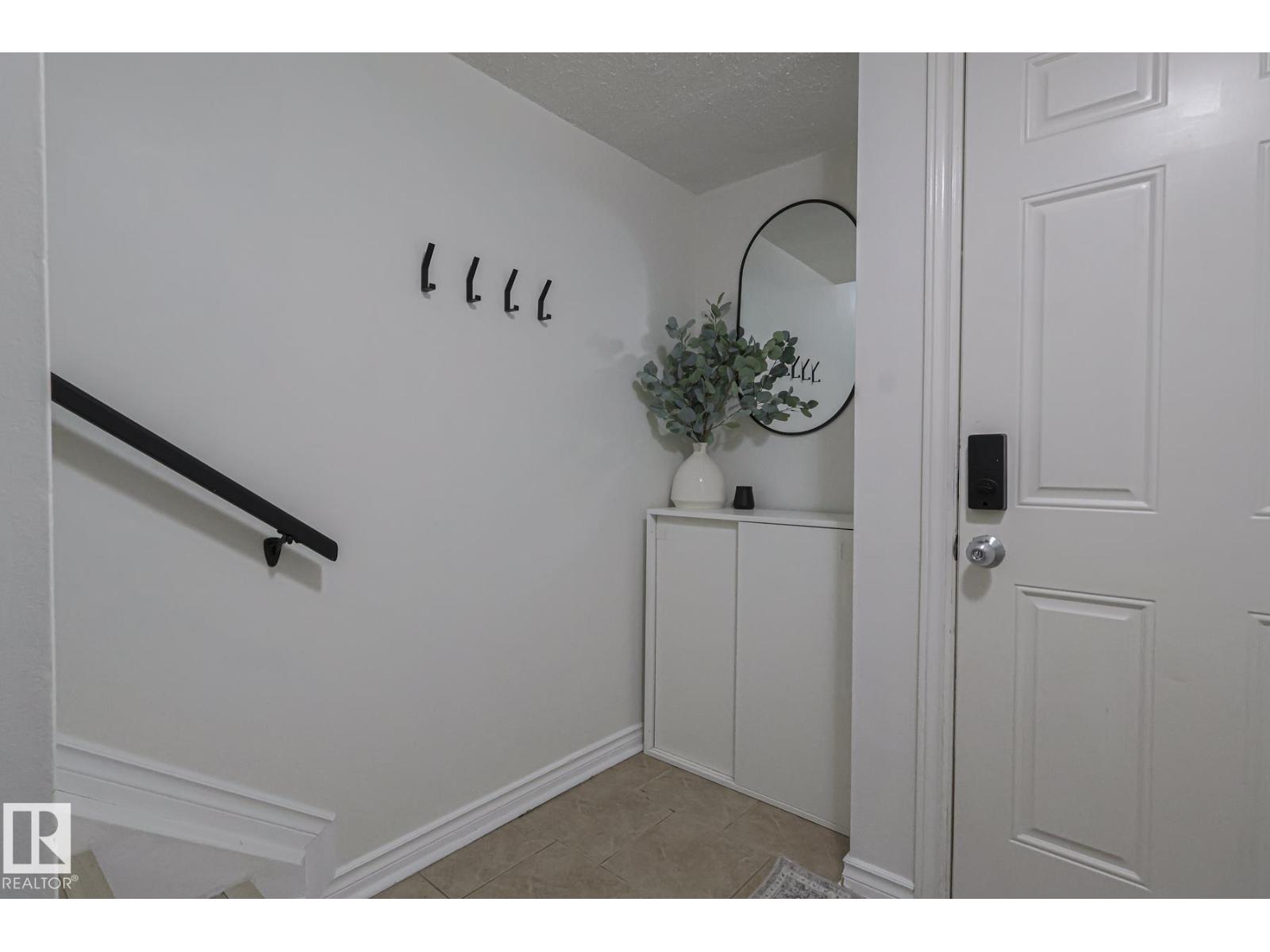 663 ABBOTTSFIELD RD NW