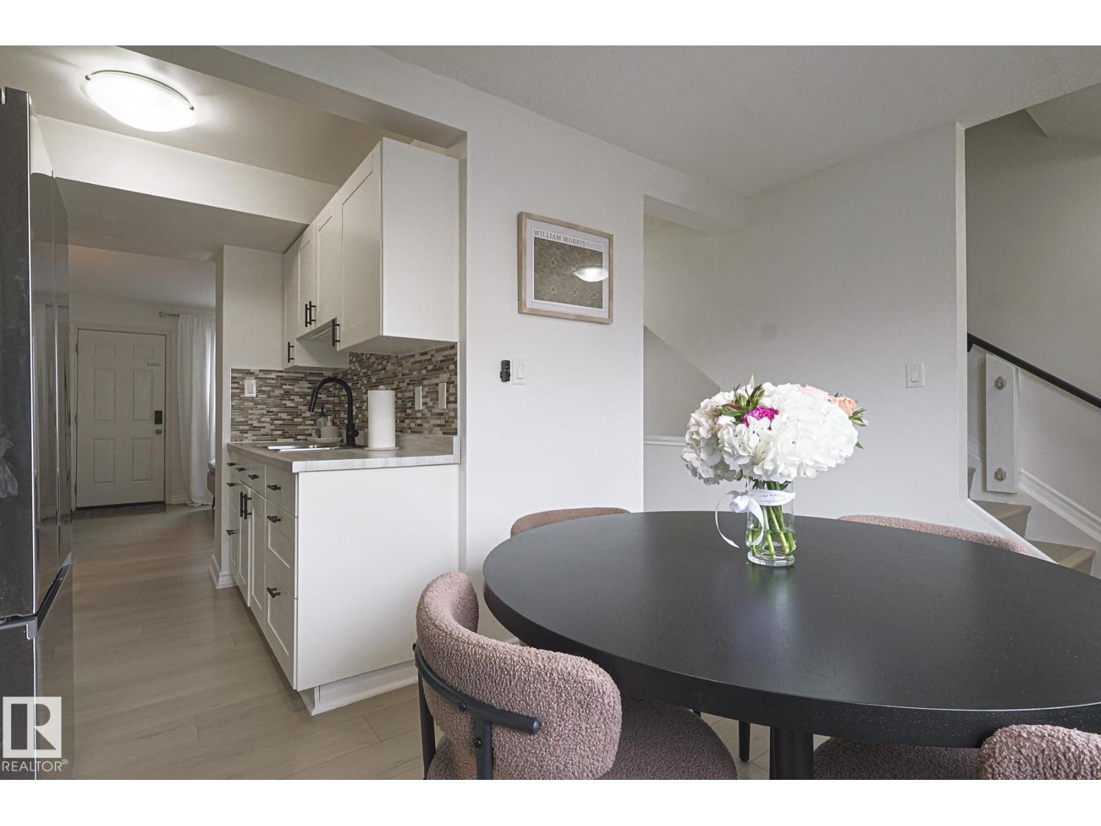 663 ABBOTTSFIELD RD NW