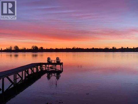 732 West Chestermere Drive Chestermere AB T1X1B5