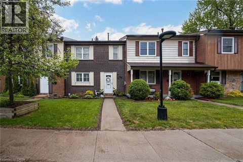 2825 GANANOQUE Drive Unit# 48 Mississauga ON L5N1V6