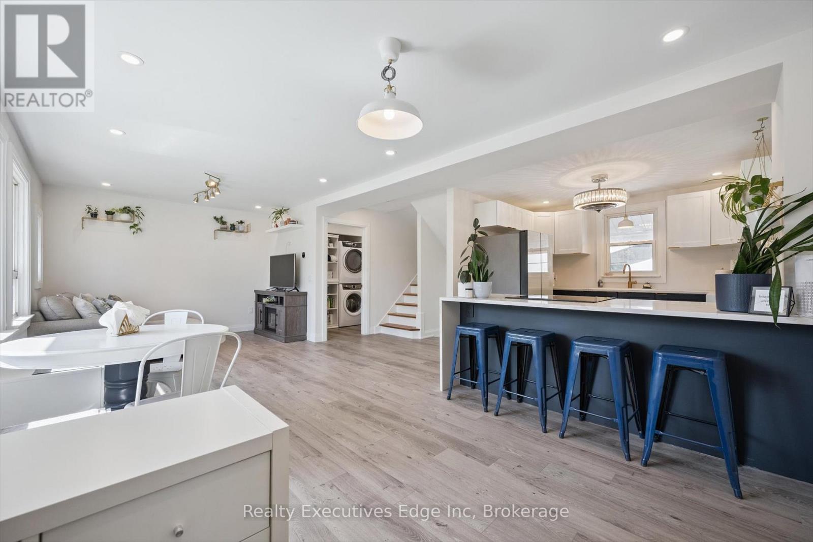 319 CLIFTON ROAD