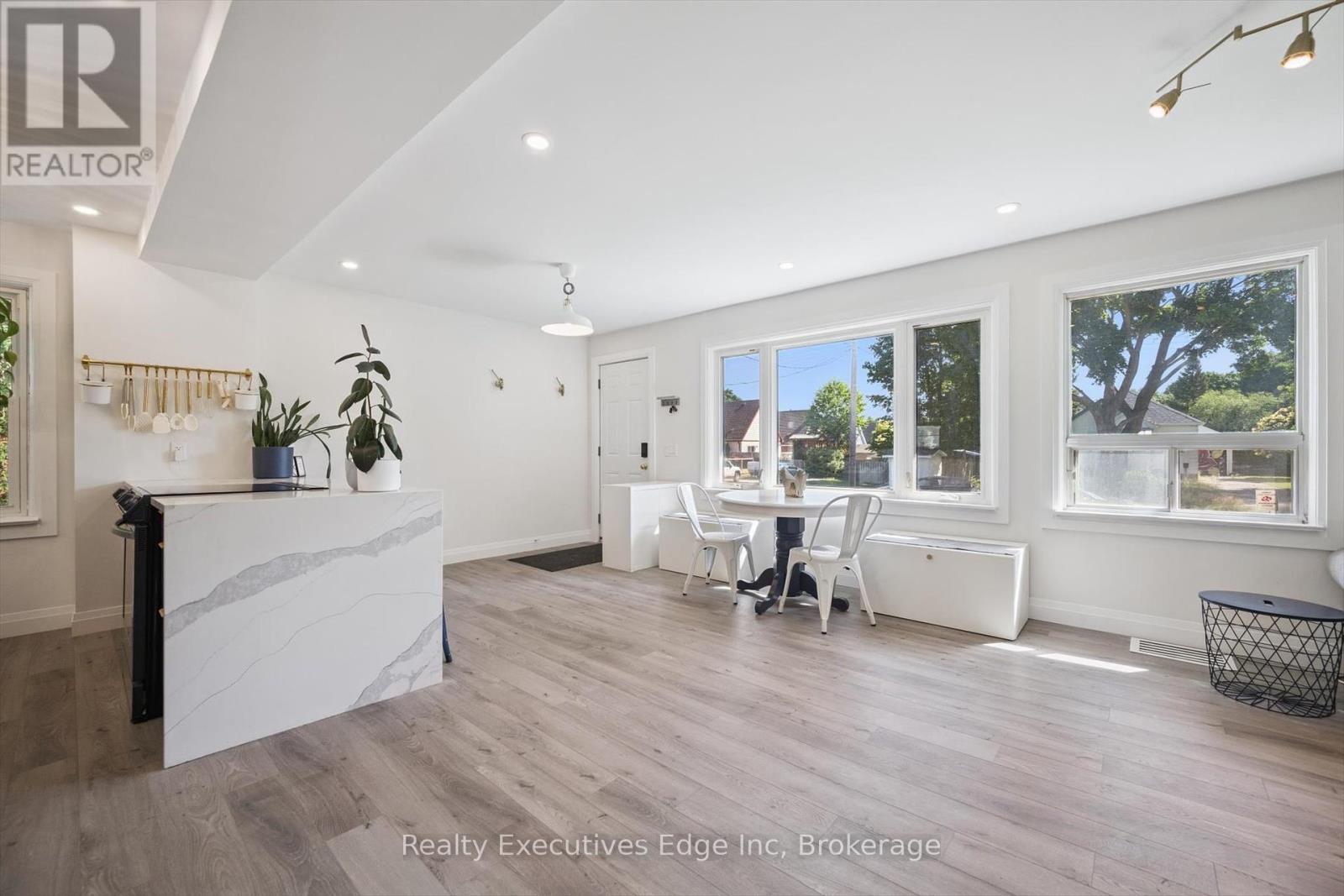 319 CLIFTON ROAD