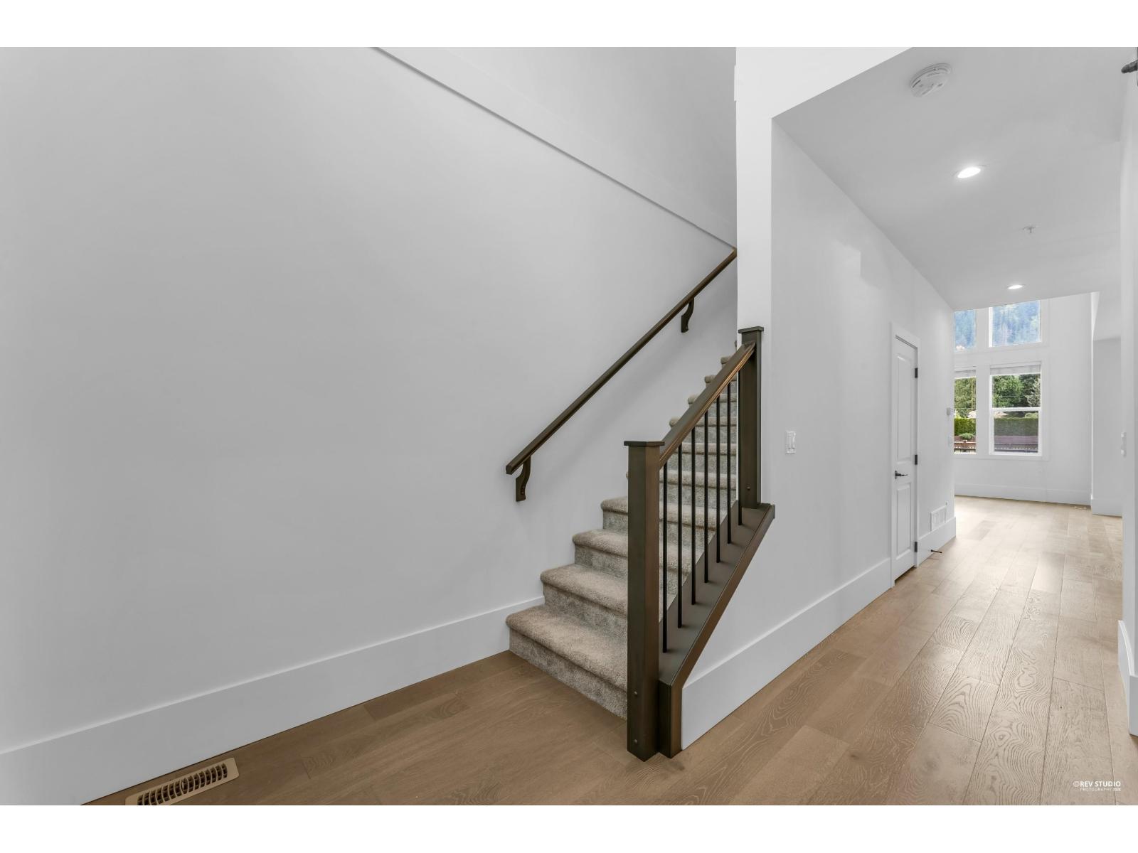 52 1885 COLUMBIA VALLEY ROAD|Cultus Lake South