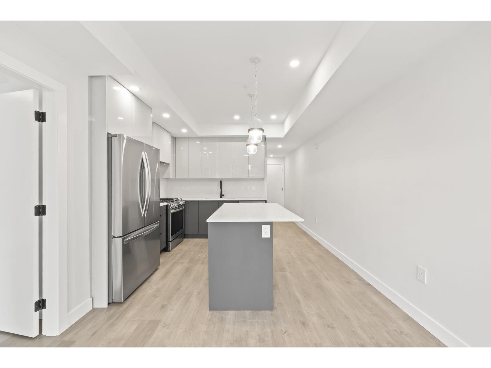 103 15353 17 AVENUE