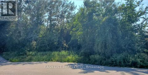 11 LOWRY LANE Huron-Kinloss ON N2Z0C5