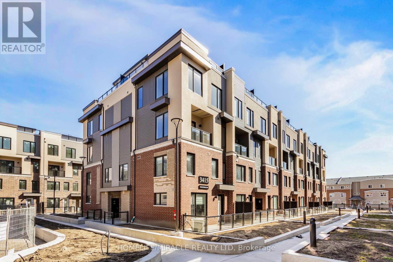 16 - 3415 RIDGEWAY DRIVE