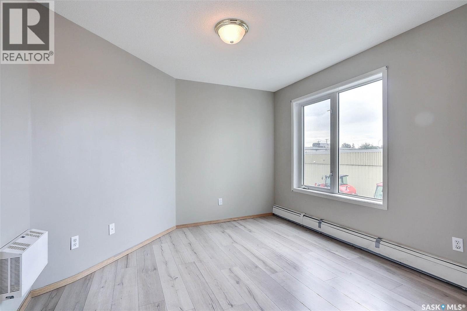 215 305 34th STREET W