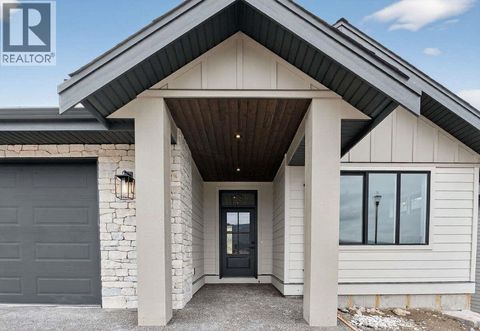 2125 Montenegro Drive Kelowna BC V1P0B2