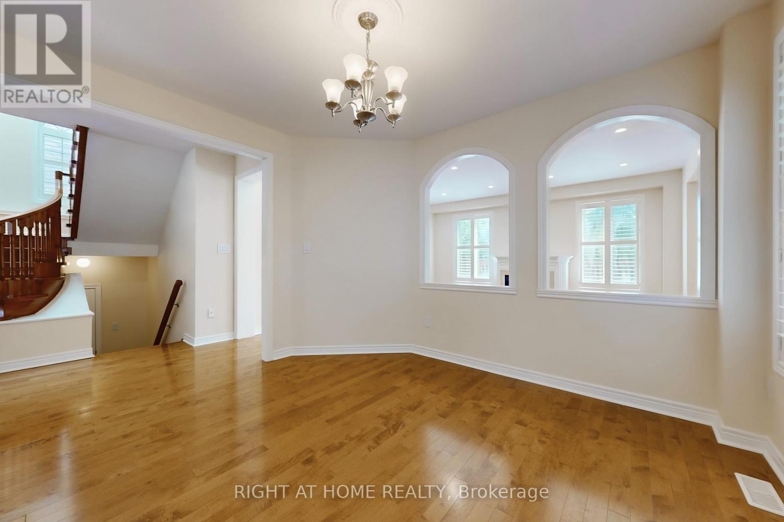 2472 NORTH RIDGE TRAIL S