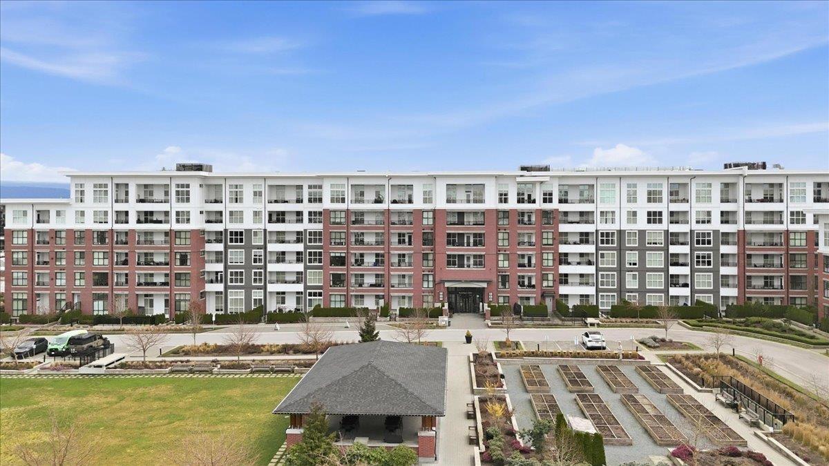 C211 8150 207 STREET