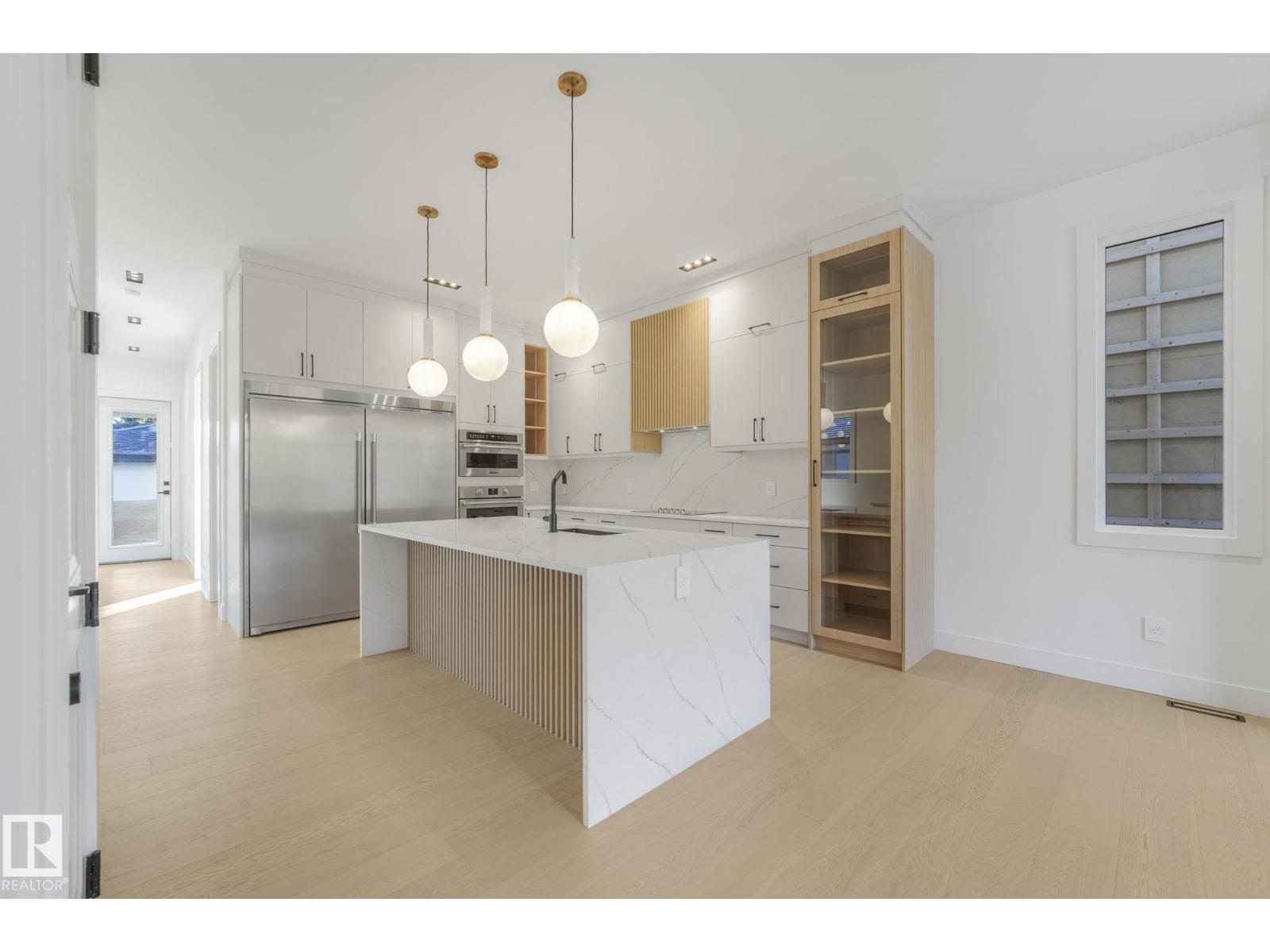 9605 142 ST NW