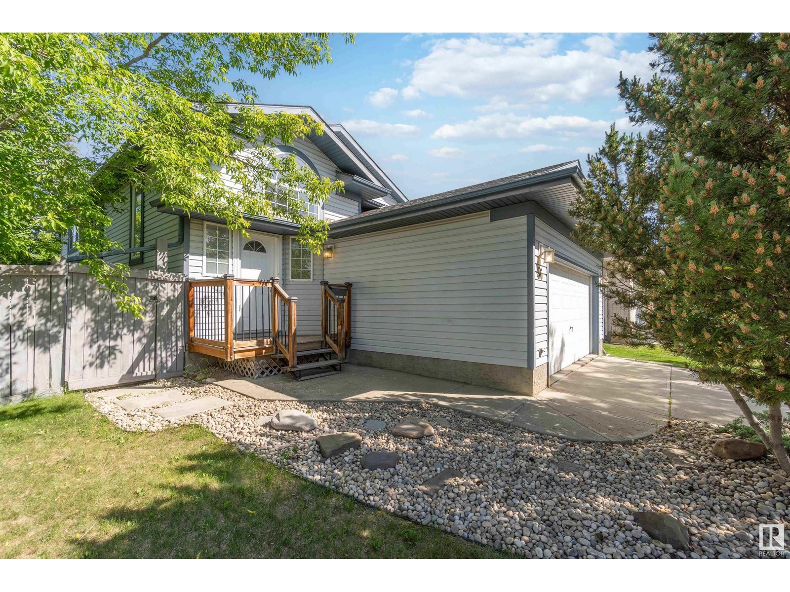 56 Oakridge DR N