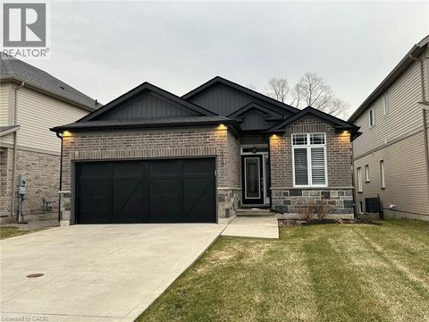 117 MONARCH Street Welland ON L3C0E6