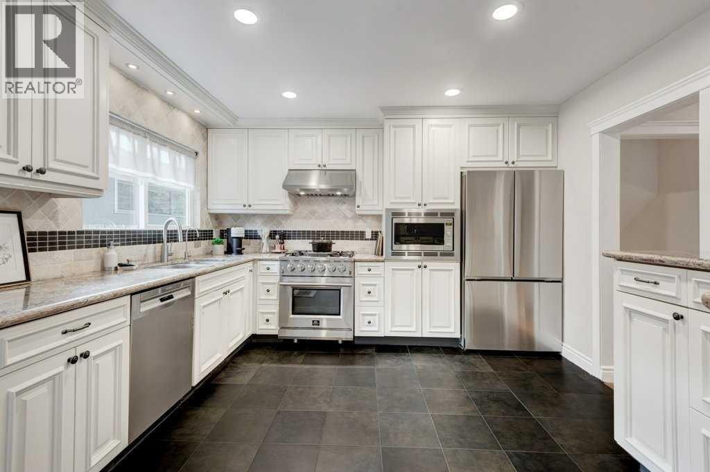 76 Chinook Drive SW