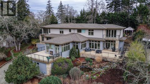 908 Cobblestone Lane Saanich BC V8Y3G3