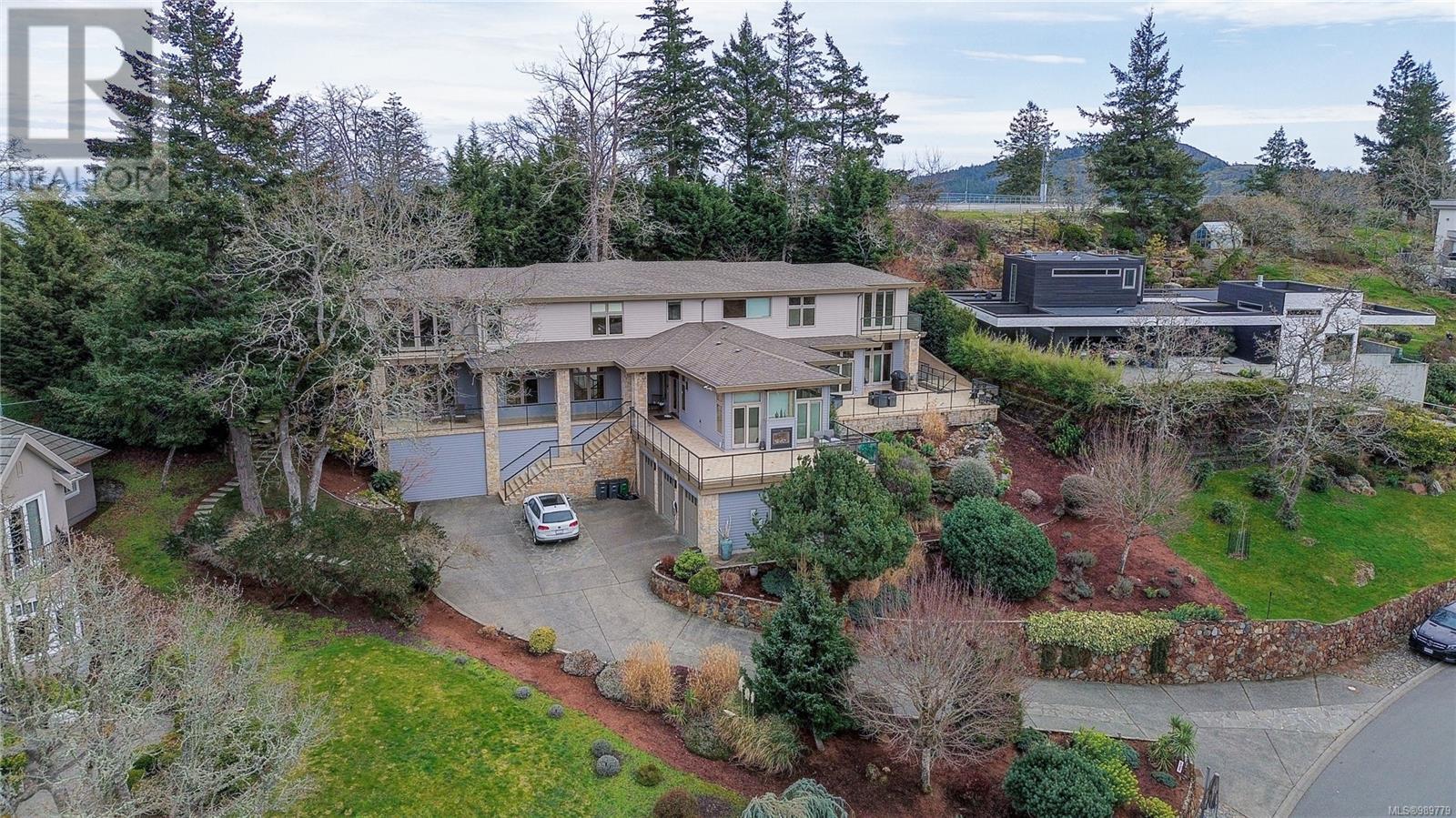 908 Cobblestone Lane