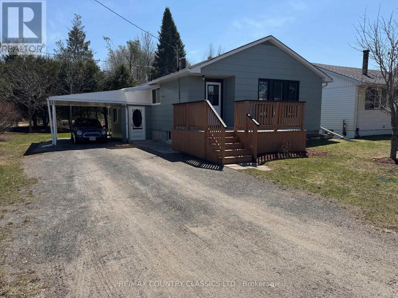 Photo 1 of 33 — 29 HEMLOCK STREET, Highlands East (Bicroft Ward), ON K0L1M0