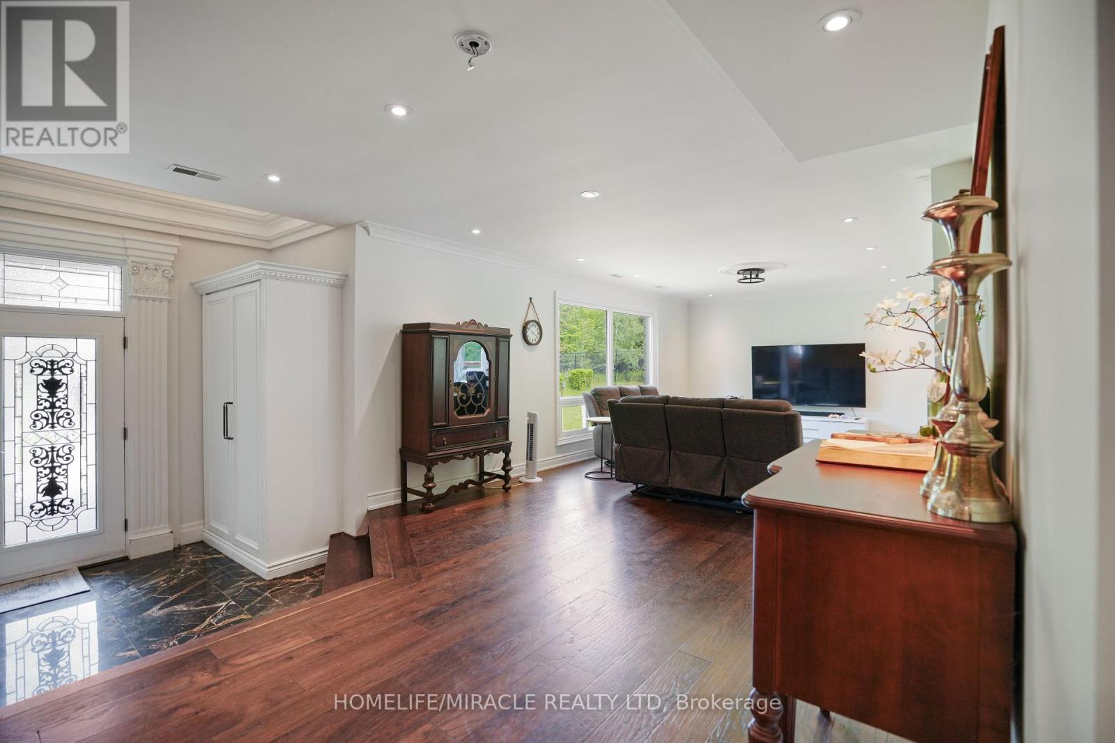 19 TANGLEWOOD DRIVE
