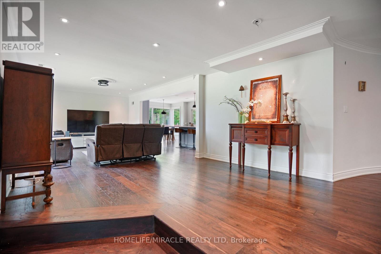 19 TANGLEWOOD DRIVE