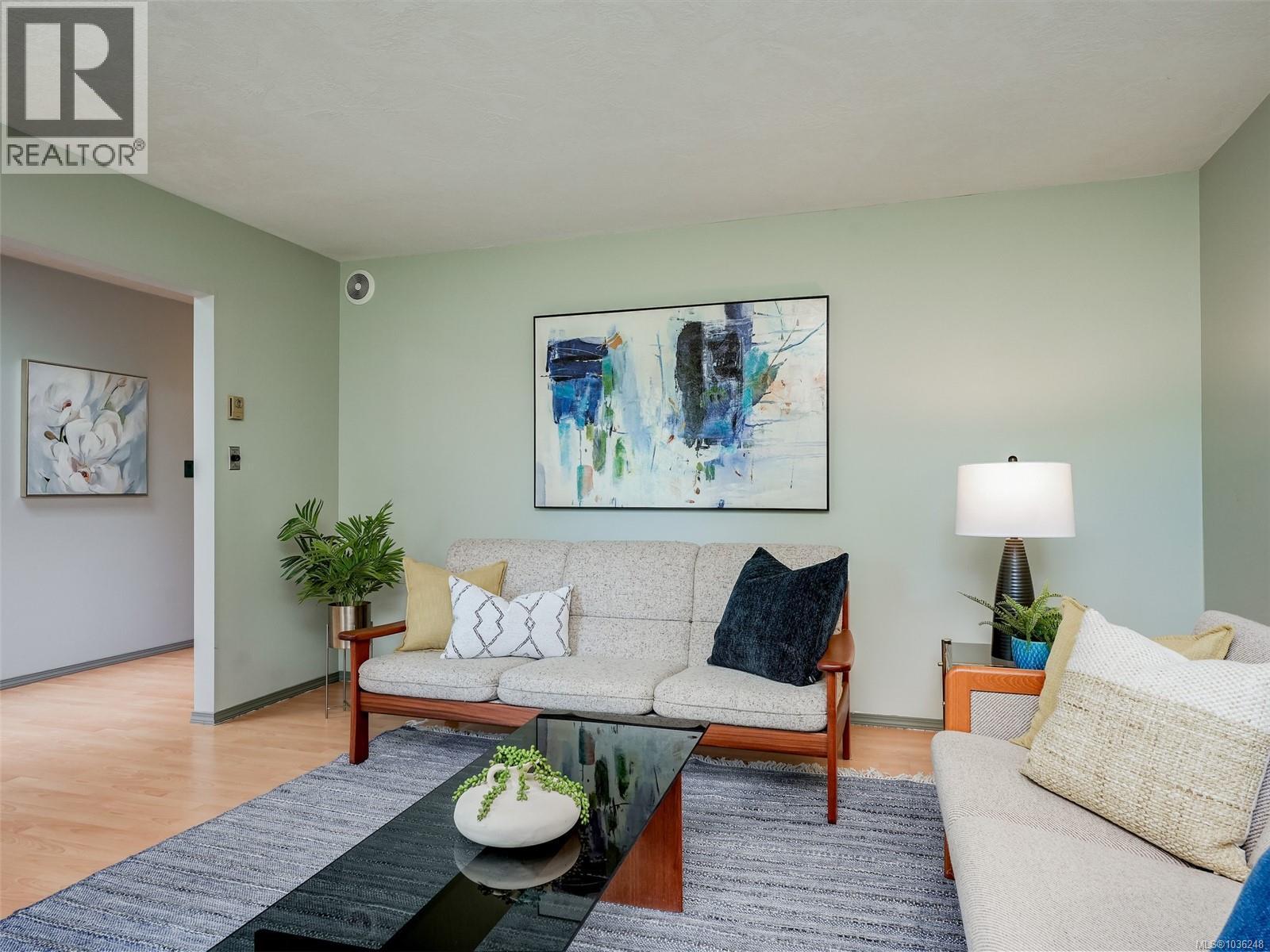 4905 Alamida Cres