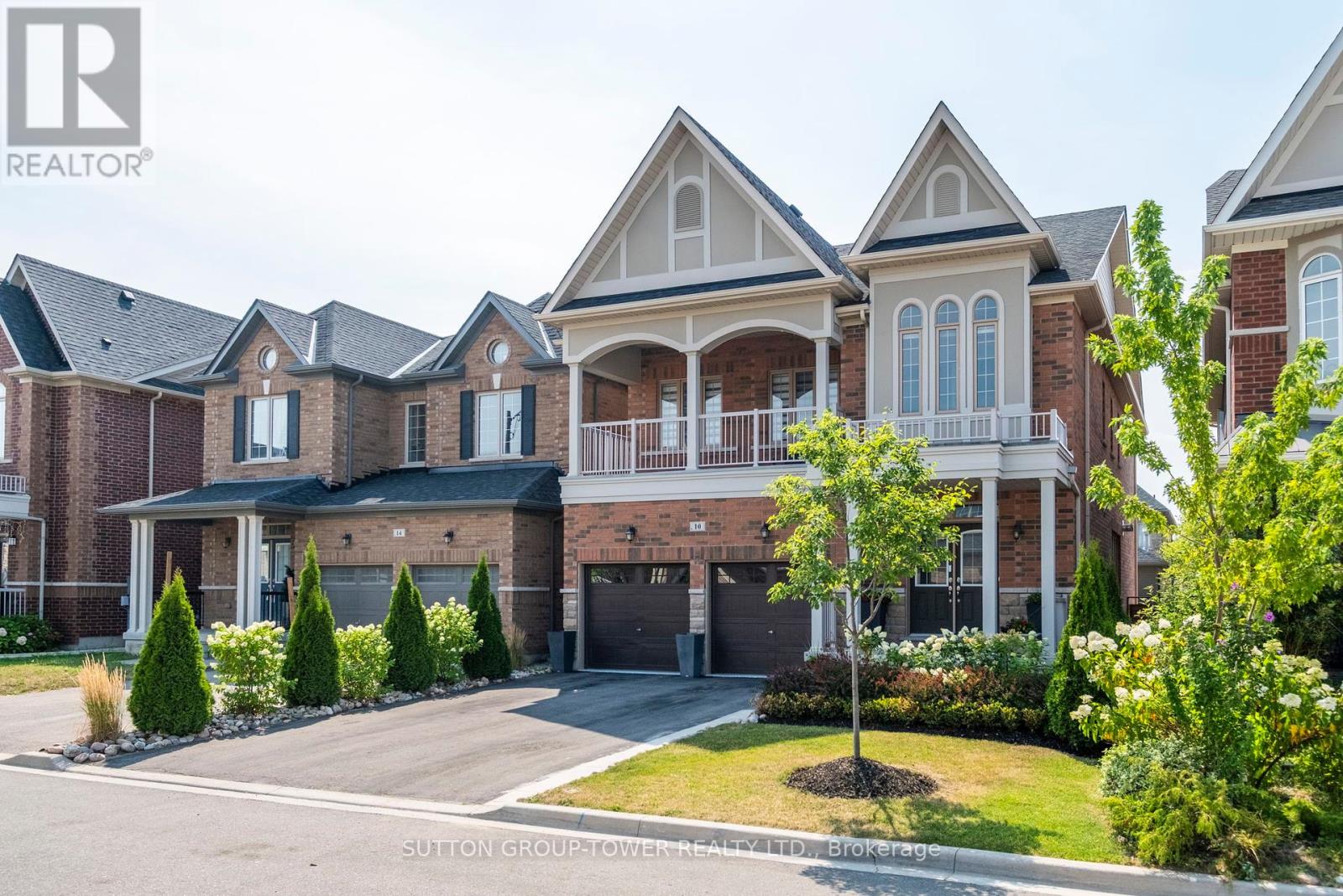 10 ALISTAIR CRESCENT
