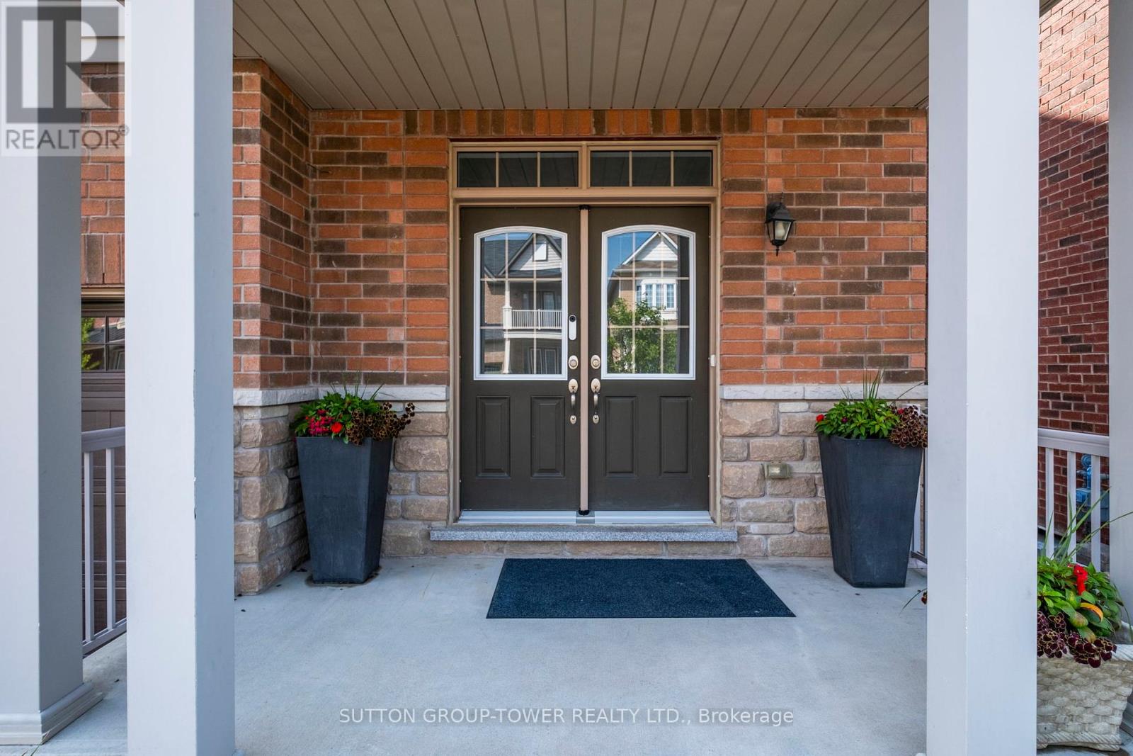 10 ALISTAIR CRESCENT