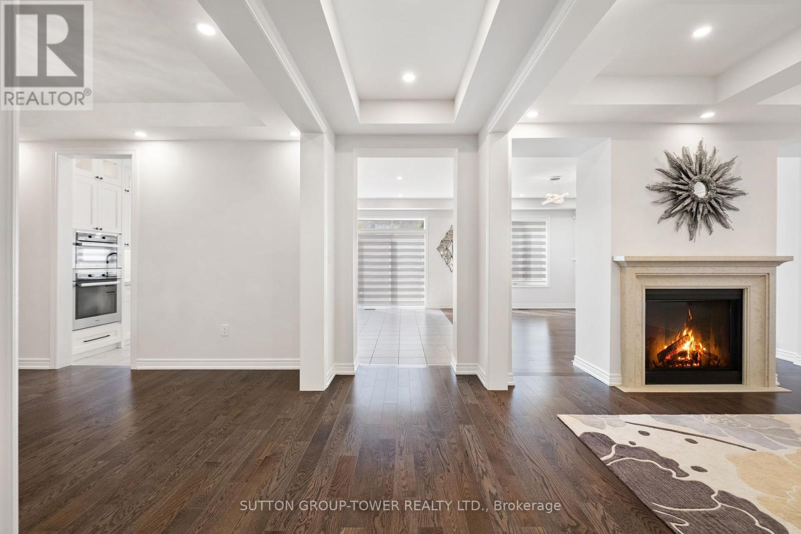 10 ALISTAIR CRESCENT