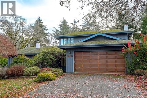 1509 Lynnfield Pl Saanich BC V8N5Y9