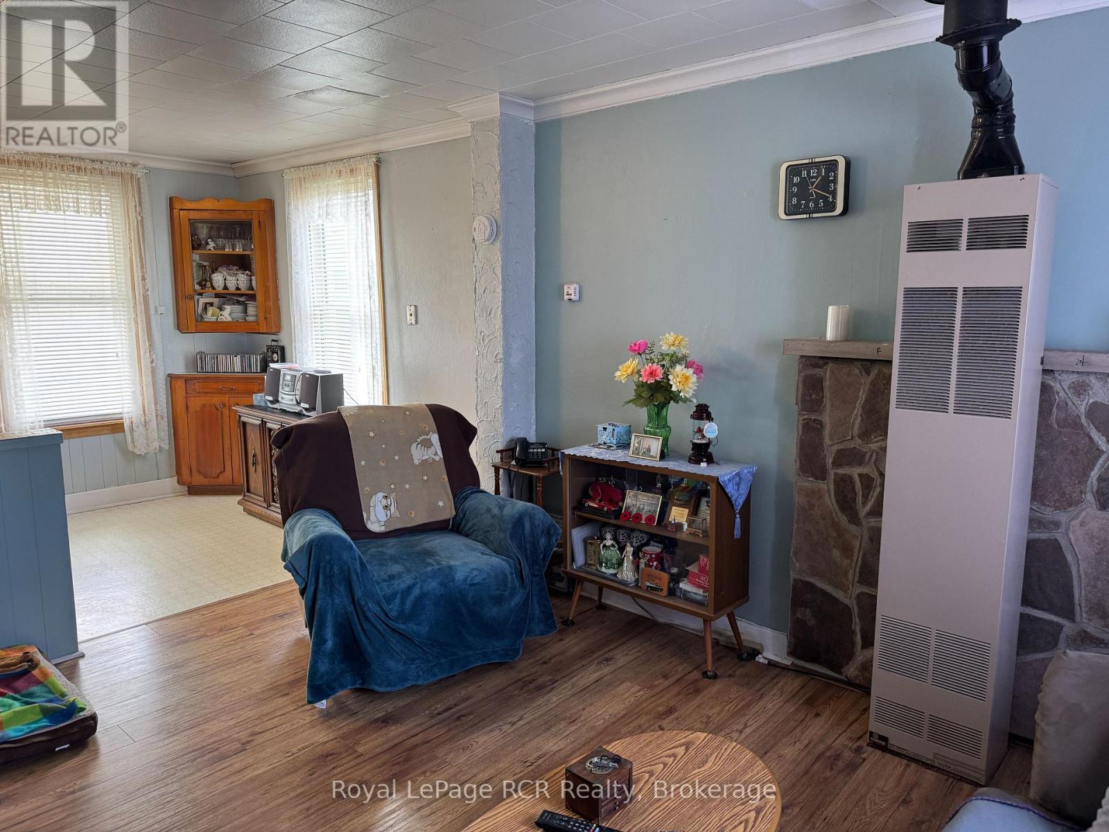 381 14TH STREET W