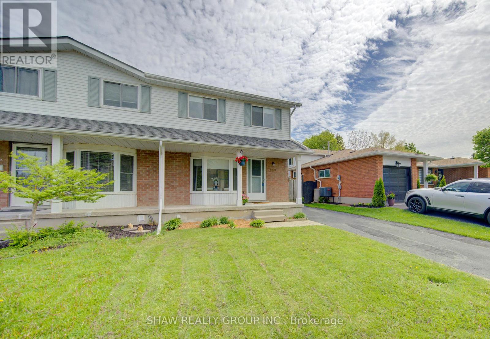 B - 603 PINEROW CRESCENT
