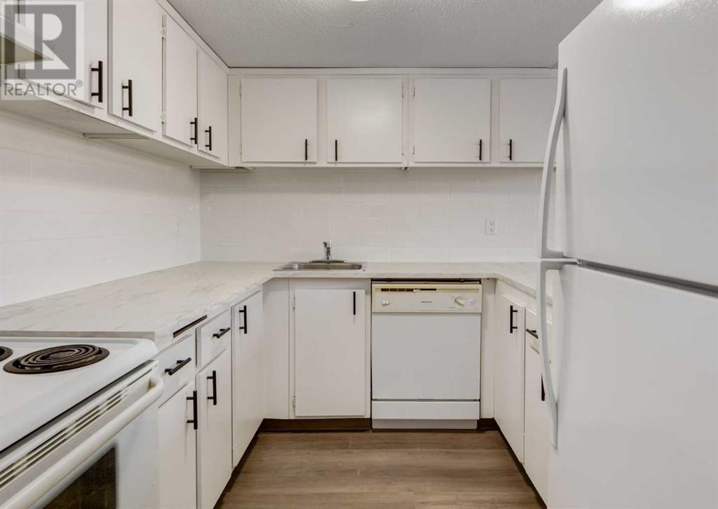1007, 2200 Woodview Drive SW