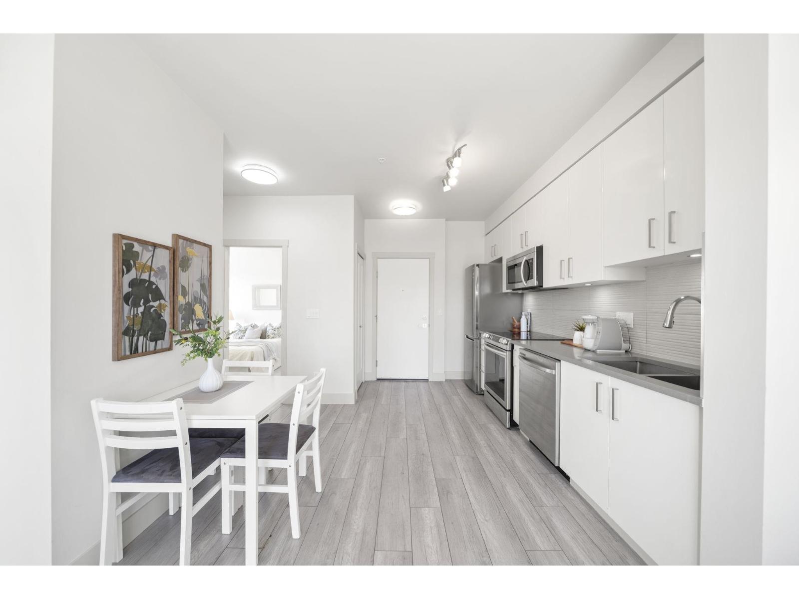502 13978 FRASER HIGHWAY