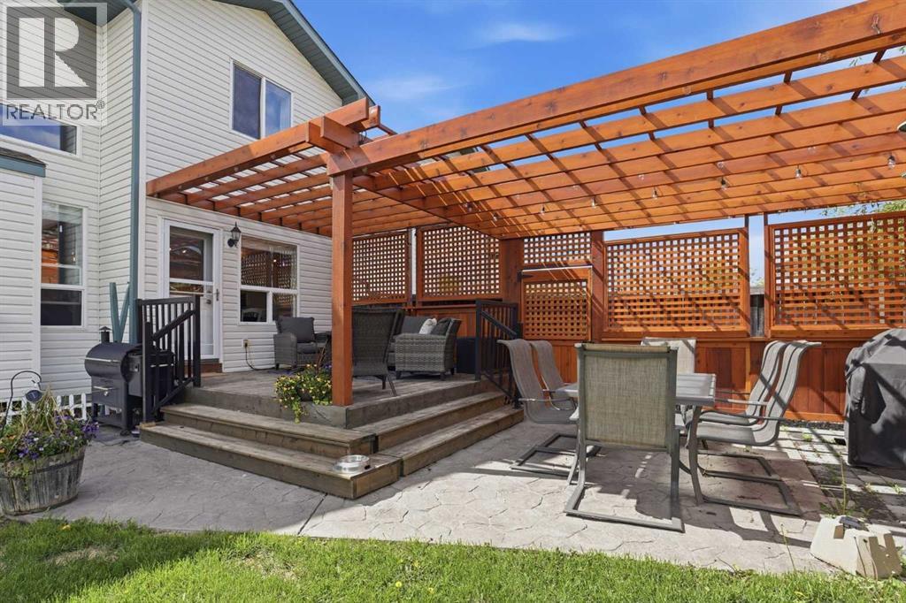 121 Canoe Square SW
