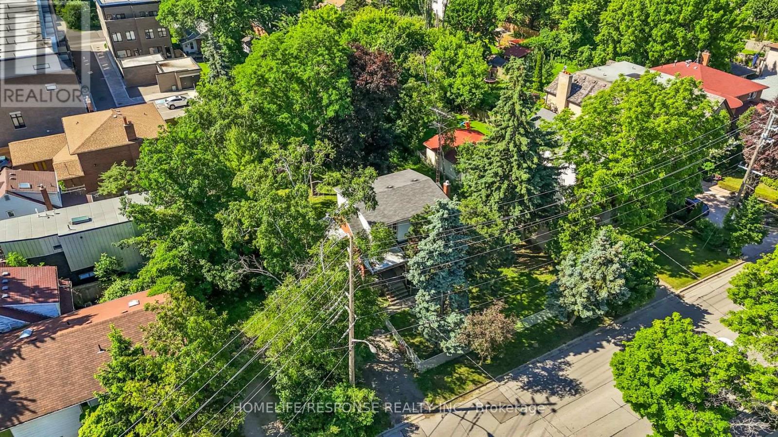 211 BERING AVENUE