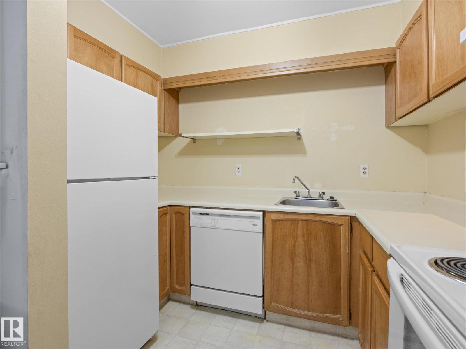 #110 10139 117 ST NW