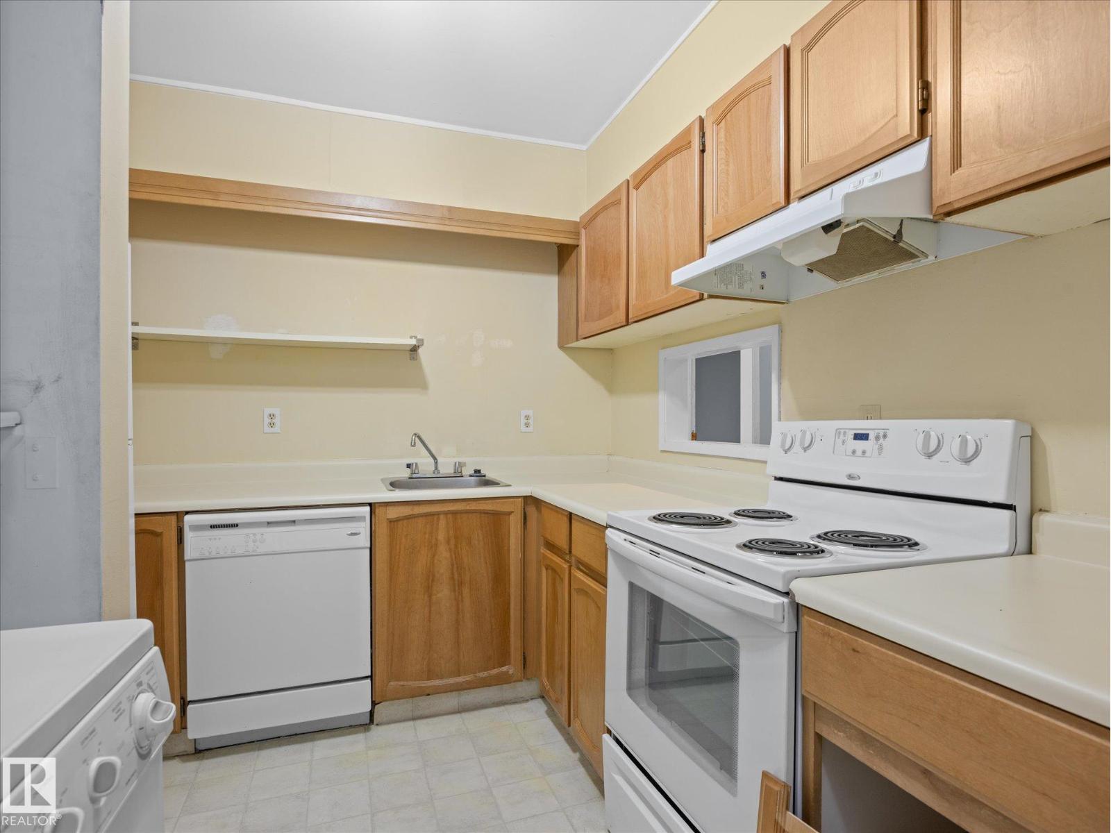 #110 10139 117 ST NW